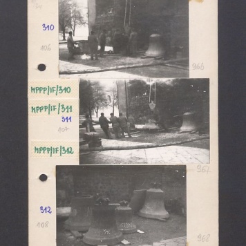 Dzwony przygotowane do zawieszenia na wieżach katedry.