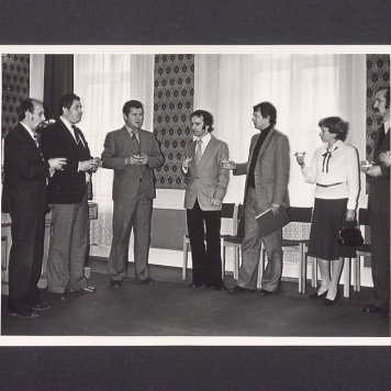 Podpisanie porozumienia z Filharmonią Poznańską w Gnieźnie w Pałacu Ślubów. Trzeci z lewej Henryk Jankowski, pierwszy sekretarz PZPR w Gnieźnie.