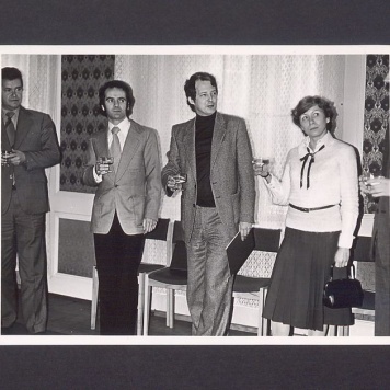 Podpisanie porozumienia z Filharmonią Poznańską w Gnieźnie w Pałacu Ślubów. Pierwszy z lewej Henryk Jankowski, pierwszy sekretarz PZPR w Gnieźnie.