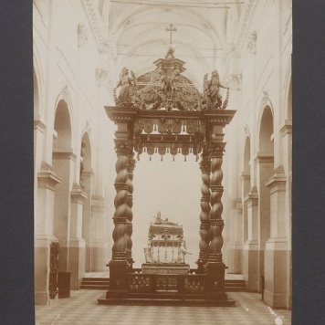 Konfesja św. Wojciecha w katedrze.