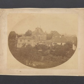 Wzgórze Lecha wraz z zabudowaniami.