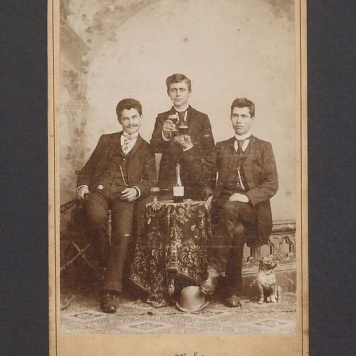 Portret trzech młodzieńców, Pierwszy z lewej Józef Przybyszewski.
