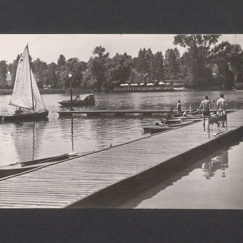 Kąpielisko nad jeziorem Jelonek w Parku Piastowskim.