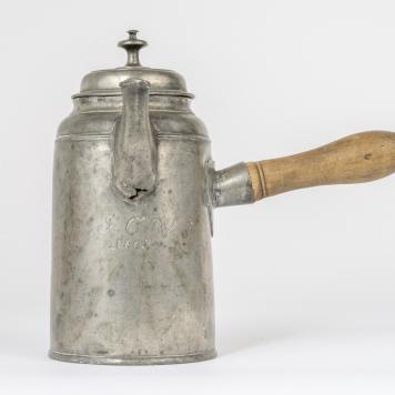 Imbryk z boczną rączką